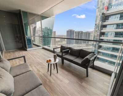 Downtown Escape I 1BR, Balcony w/ Canal View l Central 1-Bedroom Apartment | J One Tower, Business Bay